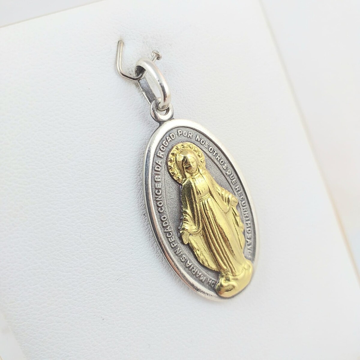 Medalla religiosa de plata 925 y oro 18Ktes, , Virgen Milagrosa, medidas 31mm*20mm. 