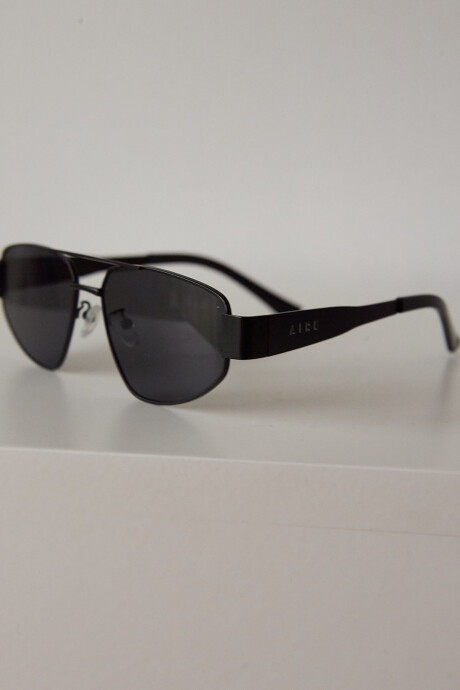 METAL TRIANGLE SUNNIES BLACK/BLACK