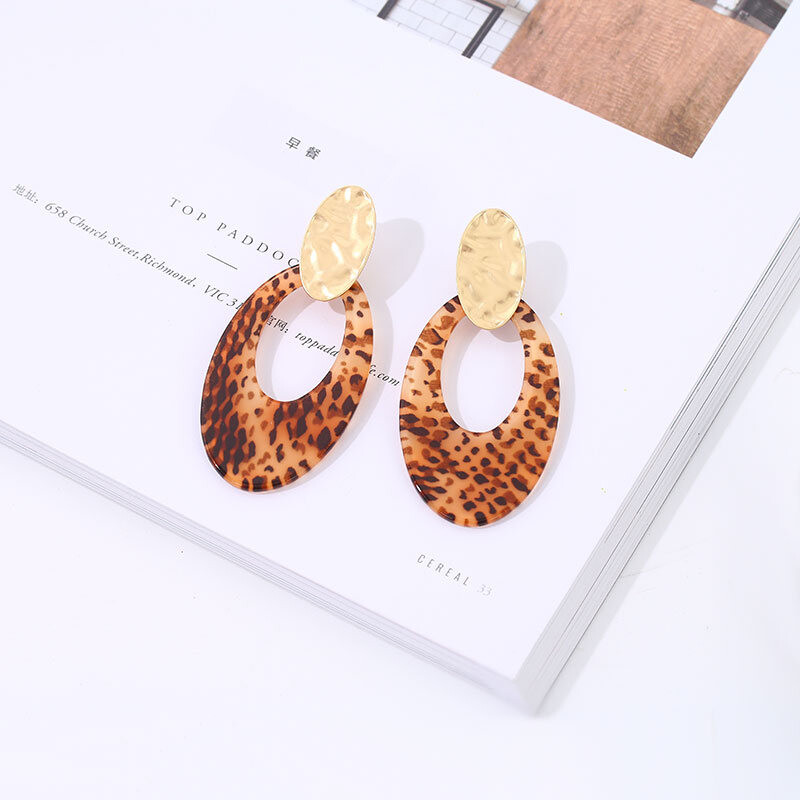 Pendientes Ovalados Con Estampado De Leopardo Pendientes Ovalados Con Estampado De Leopardo