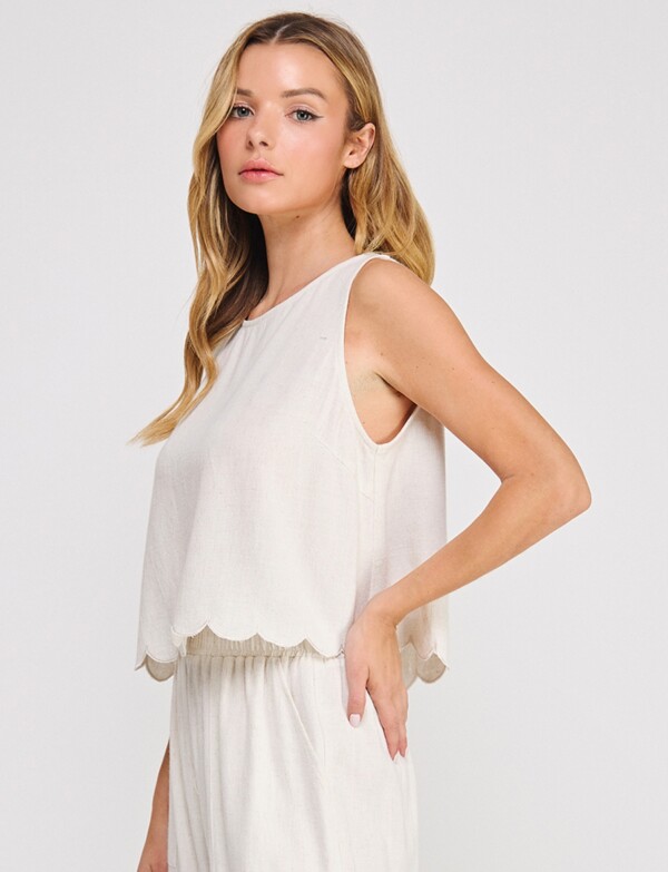 Top Lino Con Ruedo Festoneado BEIGE CLARO