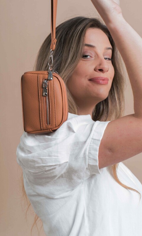 MONEDERO LARA CASTAÑO