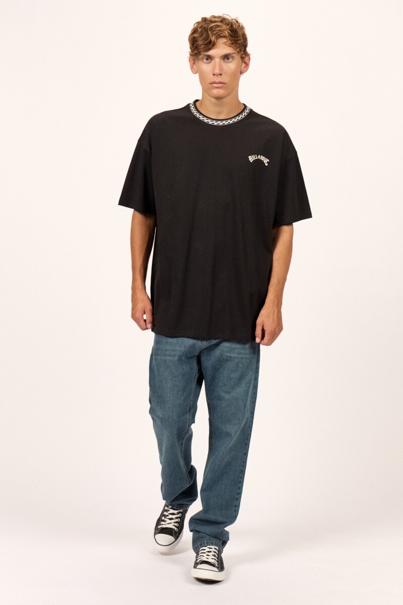 REMERA FRONT OVER TEE J-negro