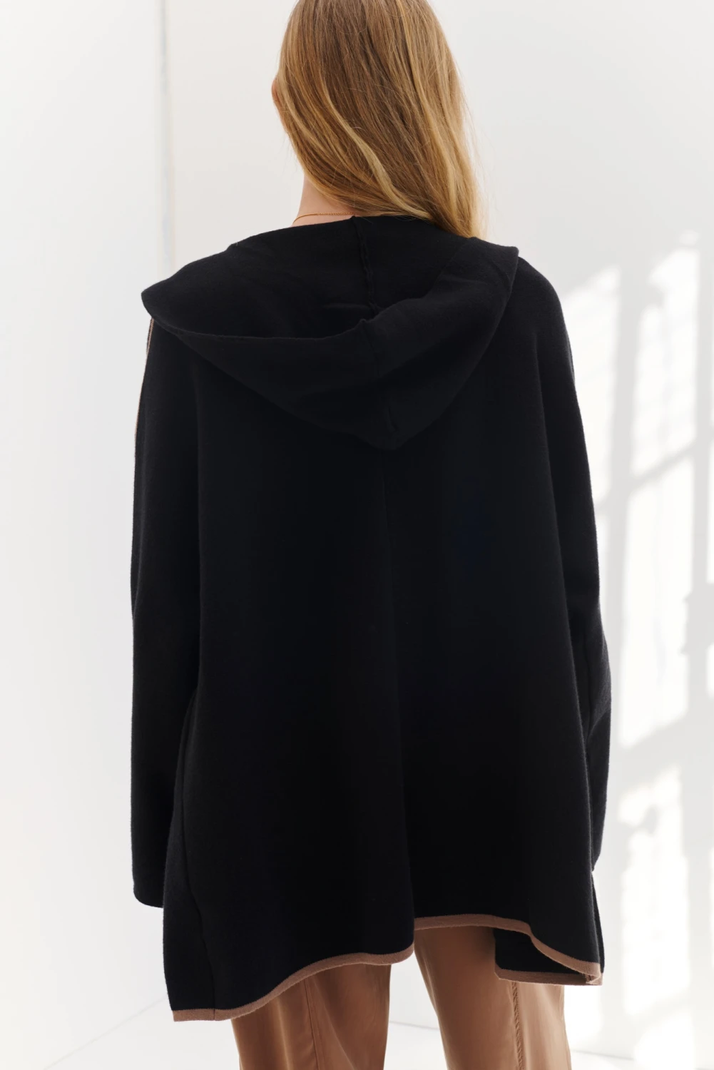SACO CAPUCHA negro talle unico
