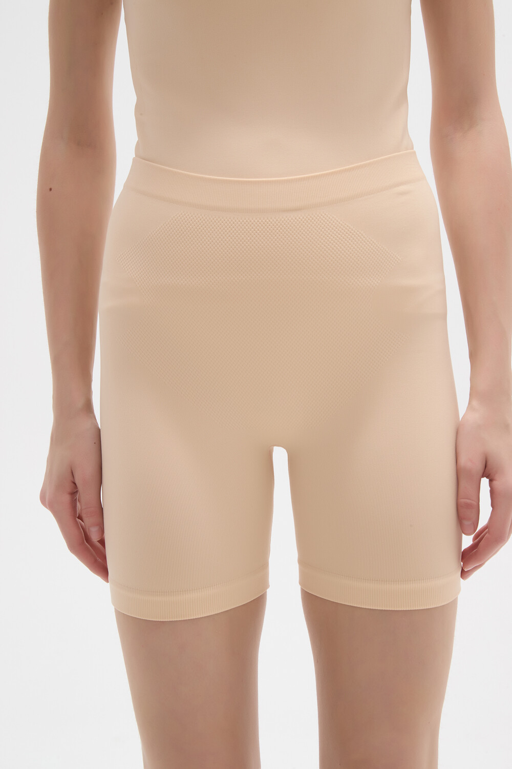 Short Jasira Beige