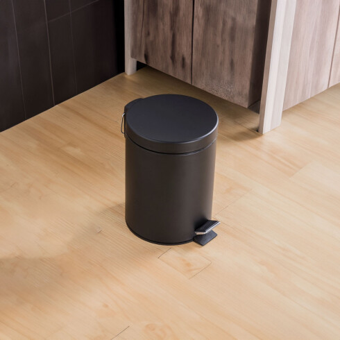 Papelera Negro Mate De Acero Inoxidable Con Pedal 5Lts 21 Cms De Diámetro X 28 Cms De Alto. 000