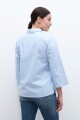 Blusa rayada con cuello camisa celeste