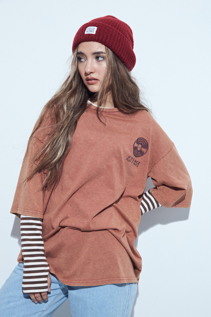 REMERA FRAXINUS Ladrillo