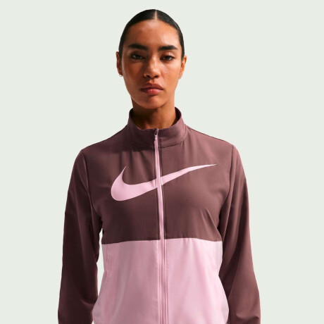 Campera Nike Tempo Swsh Hbr Dri-Fit De Mujer Morado