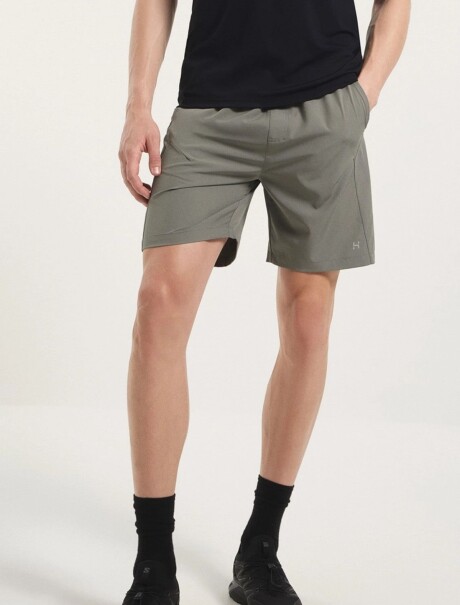 BERMUDA SPORT CON BOLSILLOS VERDE