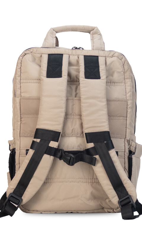 MOCHILA CAPITONEADA PETERSBURGO CREMA