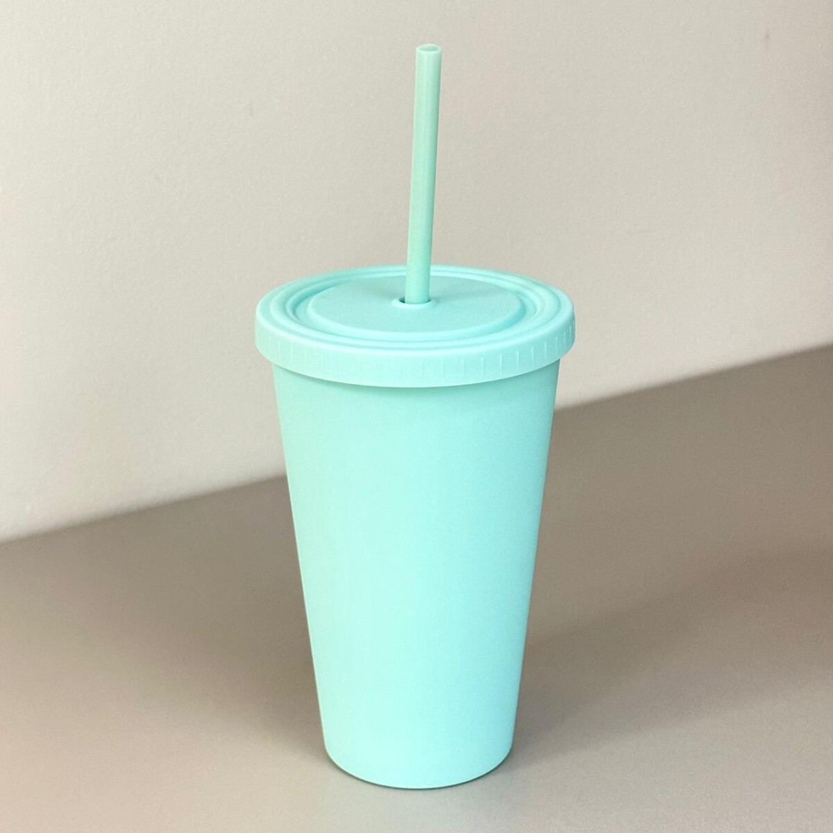 Vaso De Plástico Con Tapa Y Sorbito 450ml 
