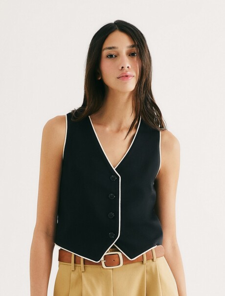 CHALECO CON ESCOTE EN V NEGRO