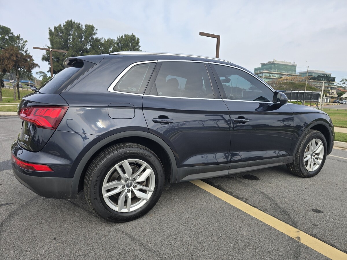Audi Q5 2.0 Premium TFSI Quattro AT | Permuta / Financia Audi Q5 2.0 Premium TFSI Quattro AT | Permuta / Financia