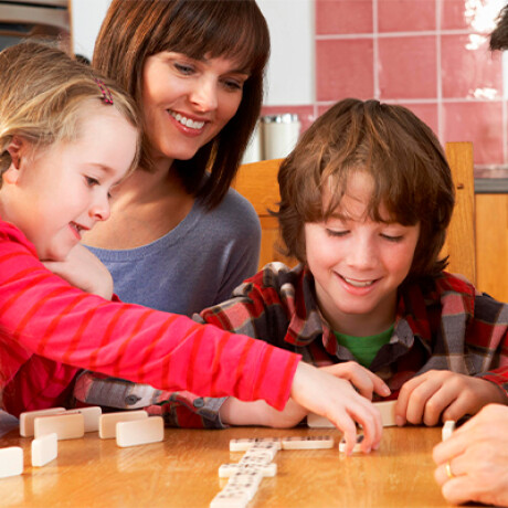 Juego de Mesa Domino Clásico con Estuche NEGRO