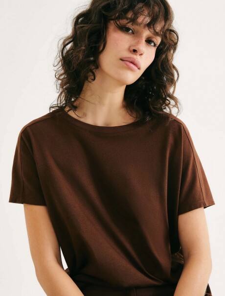 BLUSA MANGA CORTA REGULAR MARRÓN