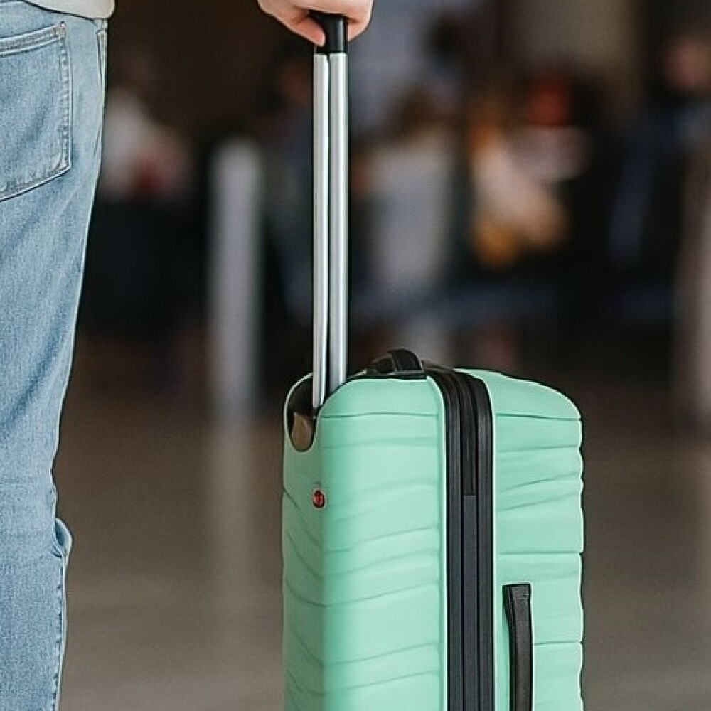 Valija Rigida Carry On Con Mango Telescopico Verde Pastel Valija Rigida Carry On Con Mango Telescopico Verde Pastel