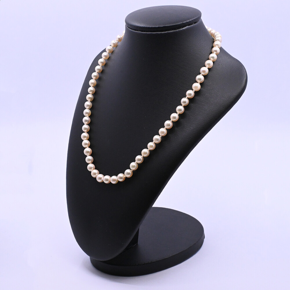 Collar perlas de cultivo y broche oro 18k 2 tonos y brillantes. Collar perlas de cultivo y broche oro 18k 2 tonos y brillantes.
