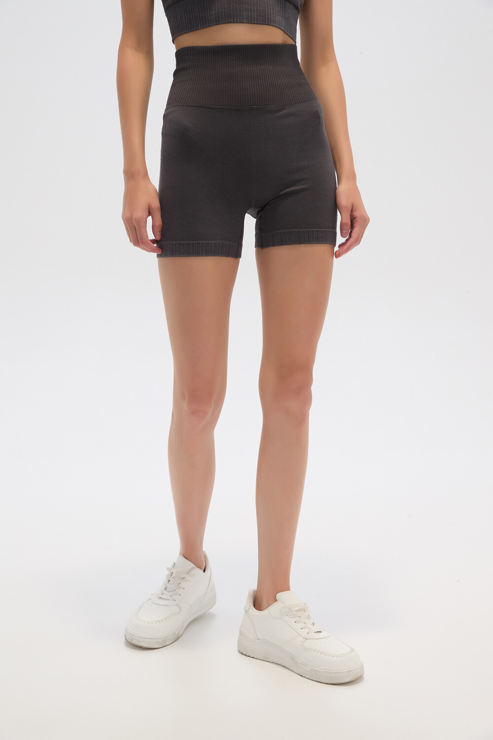 Short Lolene Gris Oscuro