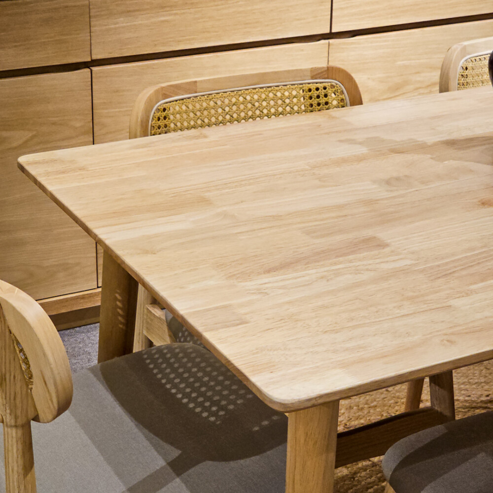 Mesa de comedor Dalia 160 x 80cm Mesa de comedor Dalia 160 x 80cm