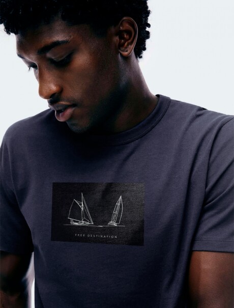 CAMISETA CON ESTAMPA MODELO REGULAR AZUL
