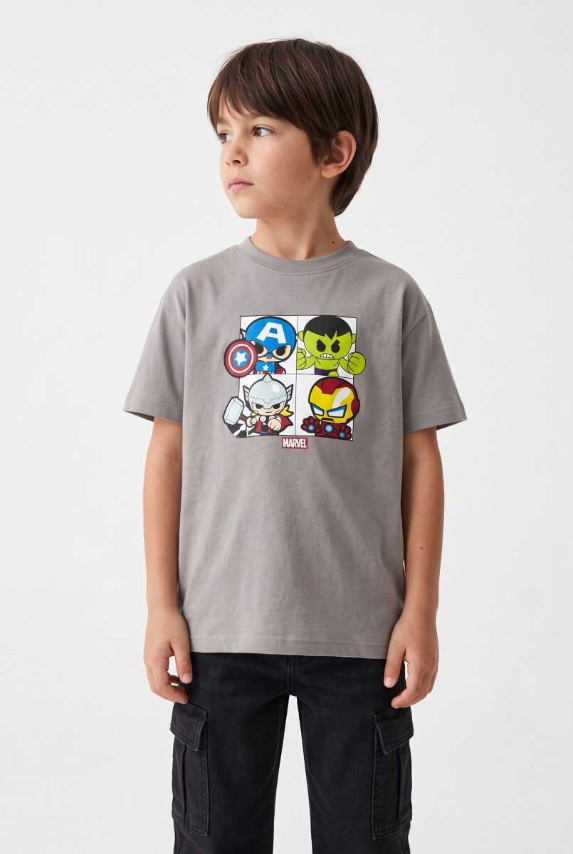 REMERA MARVEL TEAM - GRIS OSCURO 