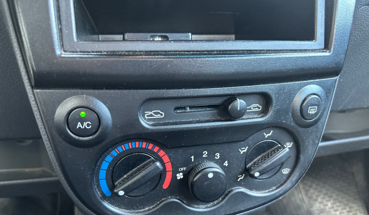 Chevrolet Spark 1.0 LS - 2013 Chevrolet Spark 1.0 LS - 2013