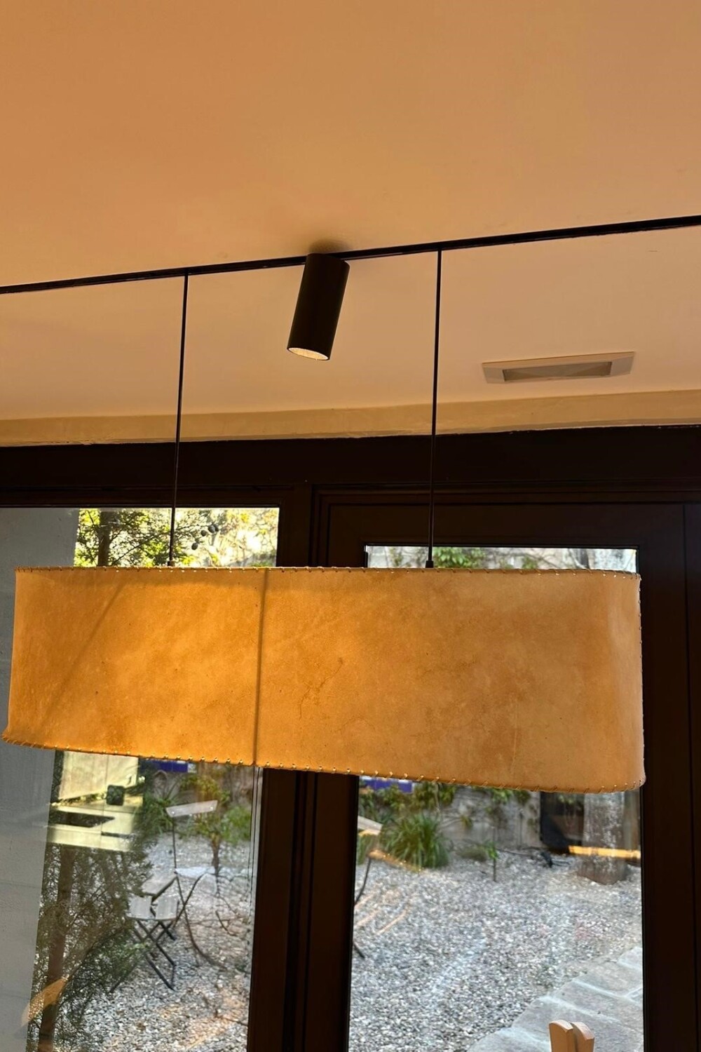 Curved Lamp Chica lonja clara