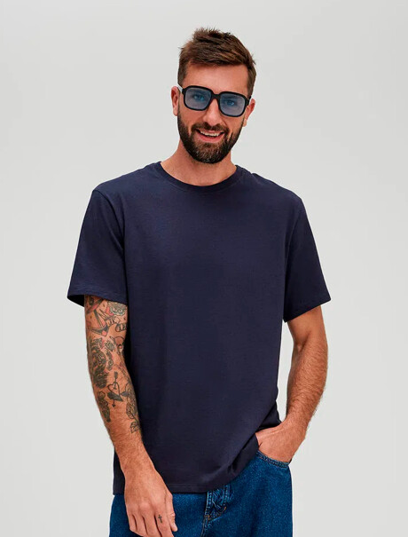 CAMISETA BÁSICA UNISSEX REGULAR WORLD AZUL OSCURO