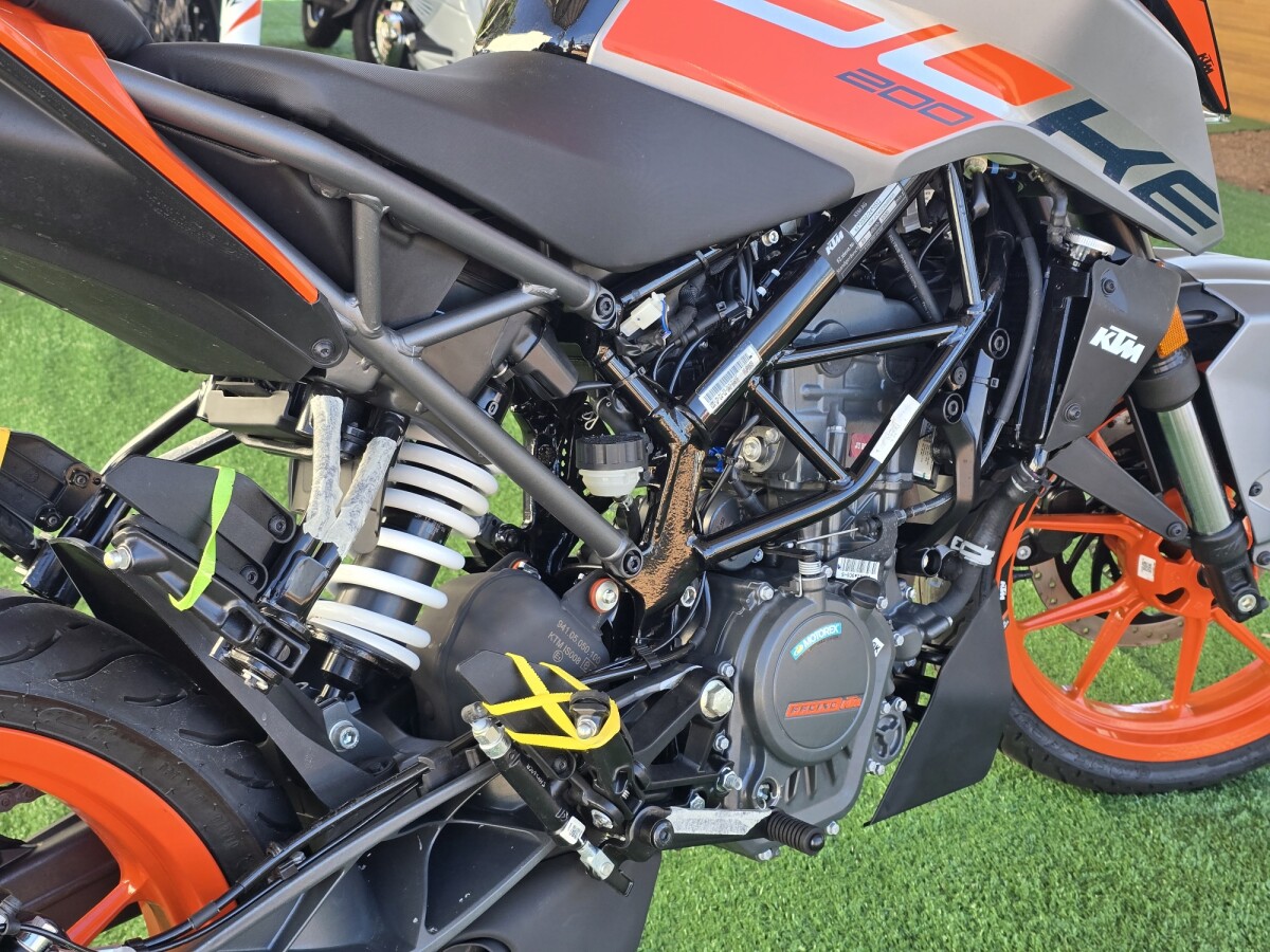 KTM Duke 200 0KM | Permuta / Financia KTM Duke 200 0KM | Permuta / Financia
