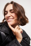ANILLO BAÑADO EN ORO 18K ACABADO LISO Y FORMA CUADRADA Anillo
