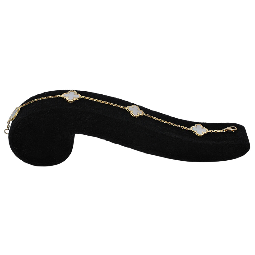 Pulsera en oro 18k y nácar modelo Alhambra. Largo 20 cm Pulsera en oro 18k y nácar modelo Alhambra. Largo 20 cm