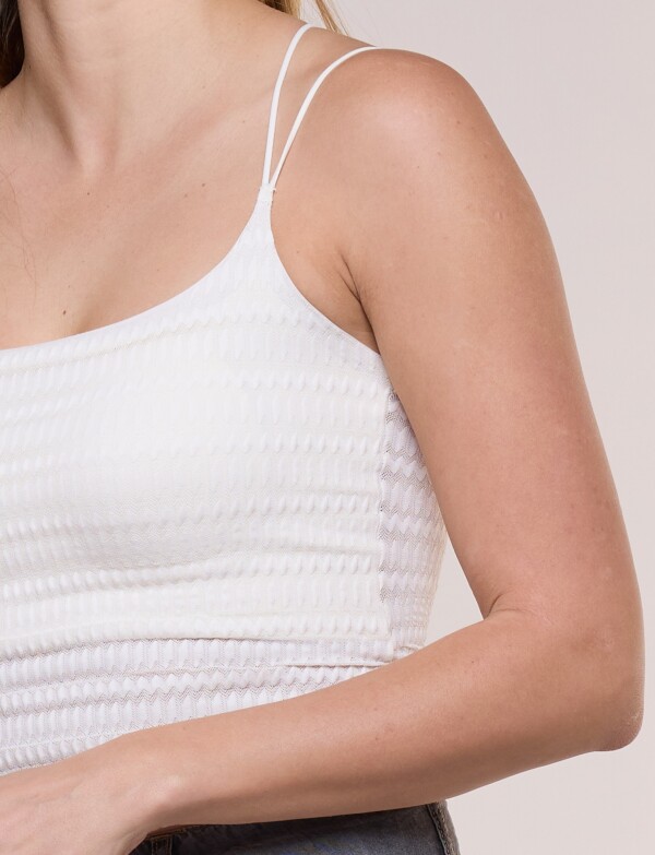 Top Crop Texturado Con Breteles Dobles CRUDO