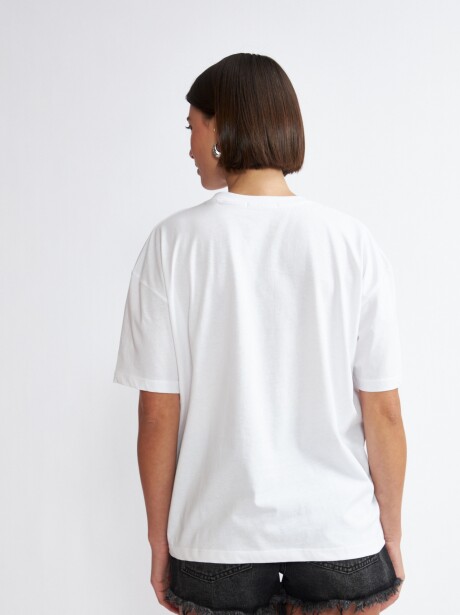 REMERA SATIVA BLANCO