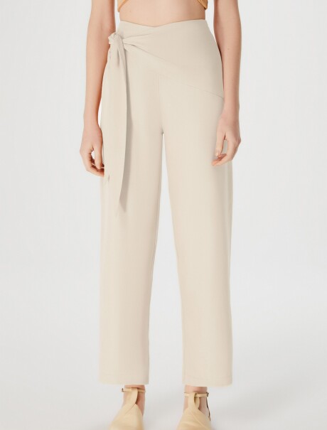 PANTALÓN CON LAZO PANTALON FEM