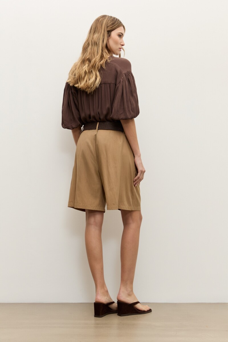 Short lyocell con cinto beige