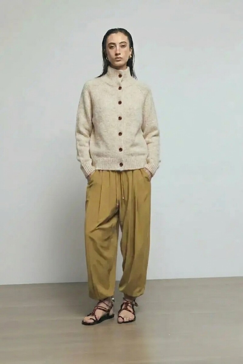 Cardigan abotonado crudo