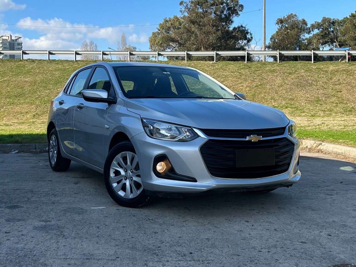 Chevrolet Onix 1.2 LT EXCELENTE ESTADO! | Permuta / Financia Chevrolet Onix 1.2 LT EXCELENTE ESTADO! | Permuta / Financia