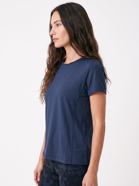 REMERA MOUTON AZUL OSCURO
