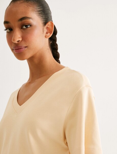 BLUSA MANGA CORTA CUELLO EN V OVERSIZED AMARILLO