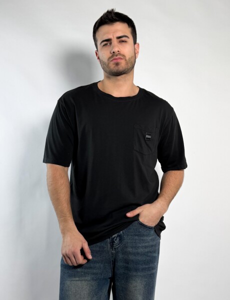 Remera oversize con bolsillo Gino Negro