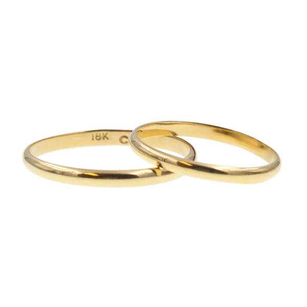 Par de alianzas clásicas en oro amarillo 18k de 2mm y doble altura bombé Par de alianzas clásicas en oro amarillo 18k de 2mm y doble altura bombé