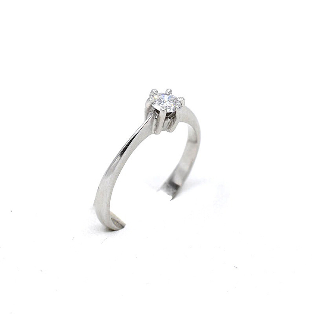 Anillo Solitario En Platino Y Brillante Anillo Solitario En Platino Y Brillante