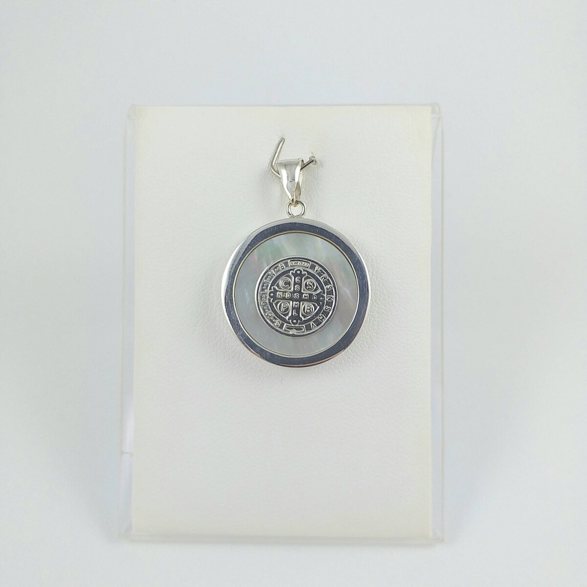 Medalla religiosa de plata 925, San Benito central, piedra de nácar, diámetro 22mm. 