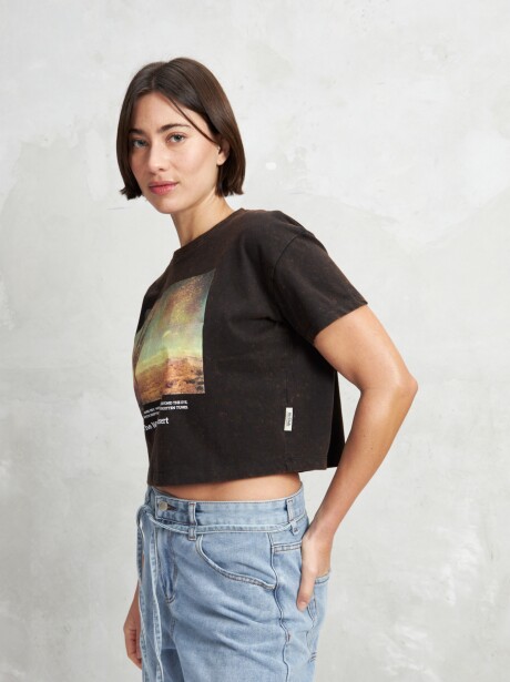 REMERA HINOJO NEGRO