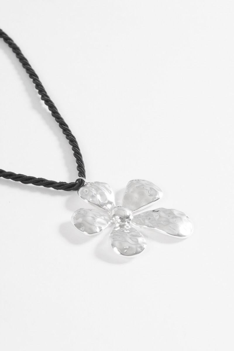 Collar cordón Margarita plateado
