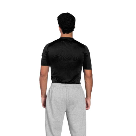 Remera Umbro Termica de Hombre Negro