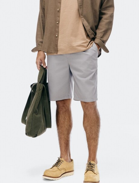 BERMUDA BÁSICA CON CORDÓN GRIS