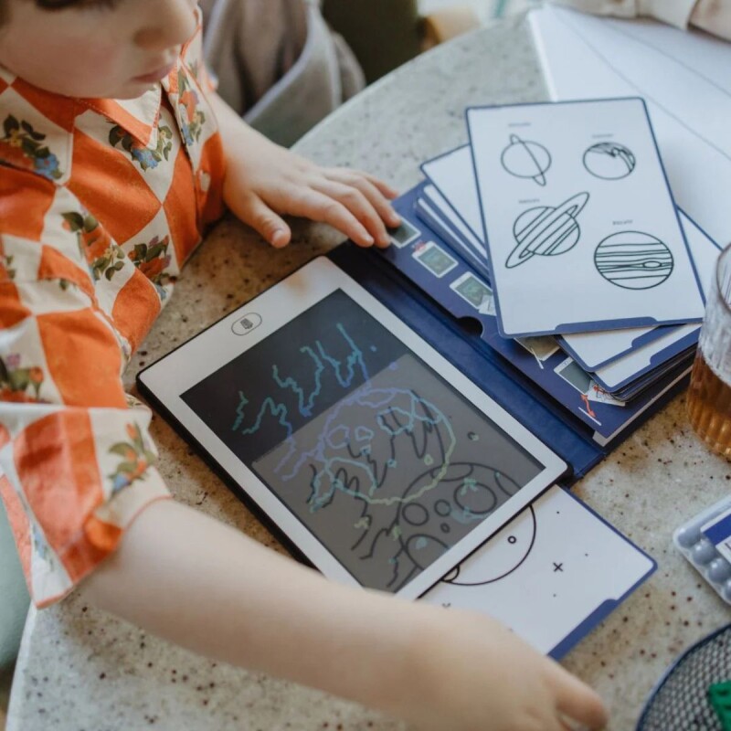 KIDYDRAW-MINI Mini Pizarra Led Con Libro Y Actividades - Galaxy