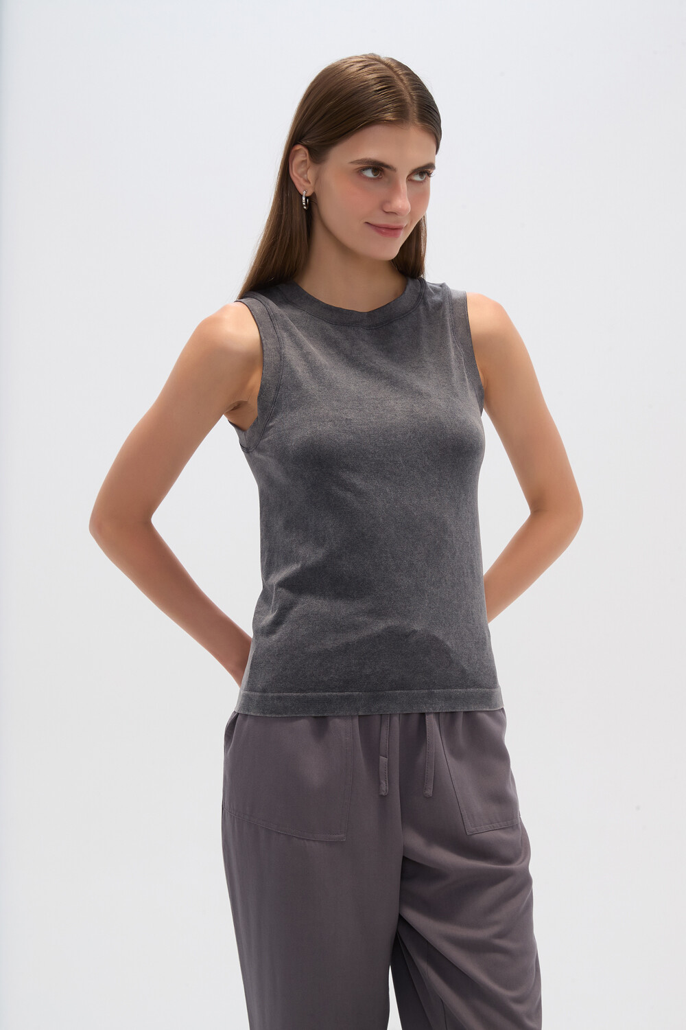 Musculosa Rerti Gris Topo