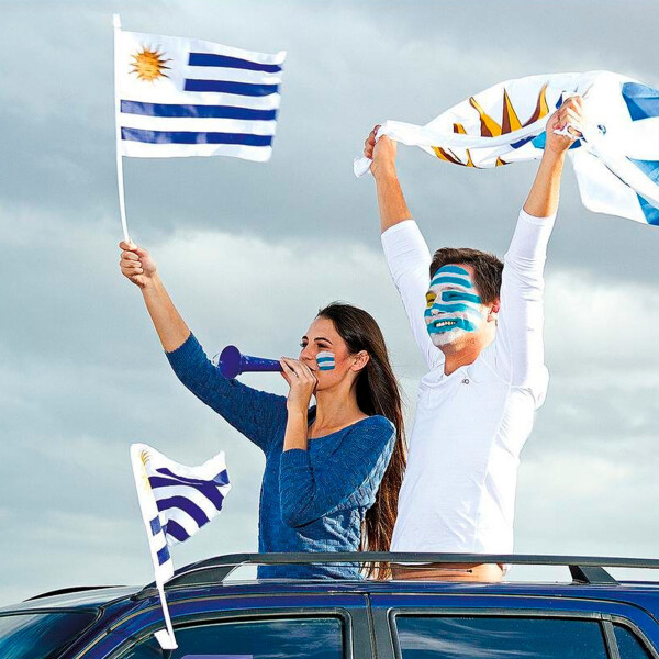Bandera Banderin Uruguay Auto 30cm X 45cm Oficial Calidad Bandera Banderin Uruguay Auto 30cm X 45cm Oficial Calidad